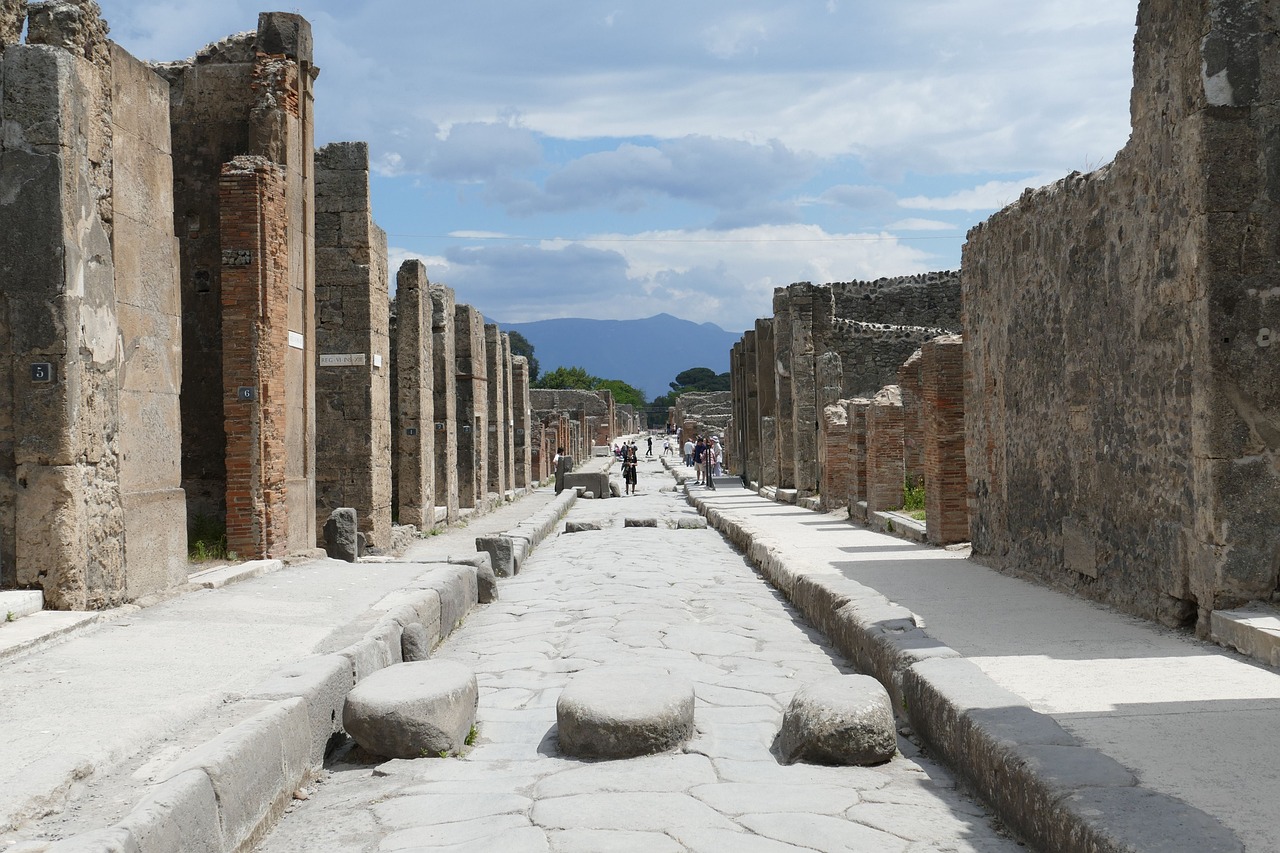 Challenges of Managing Tourist Access to Sensitive Sites